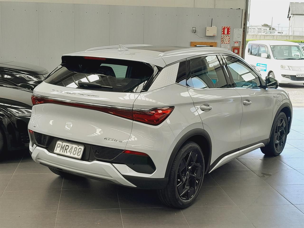 Vehicle image 4