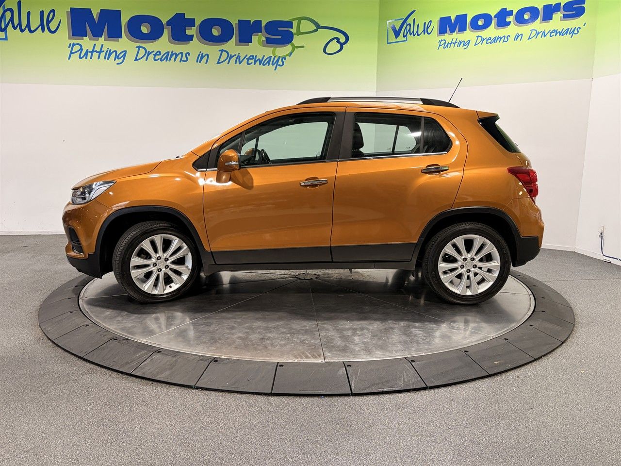 Vehicle image 4