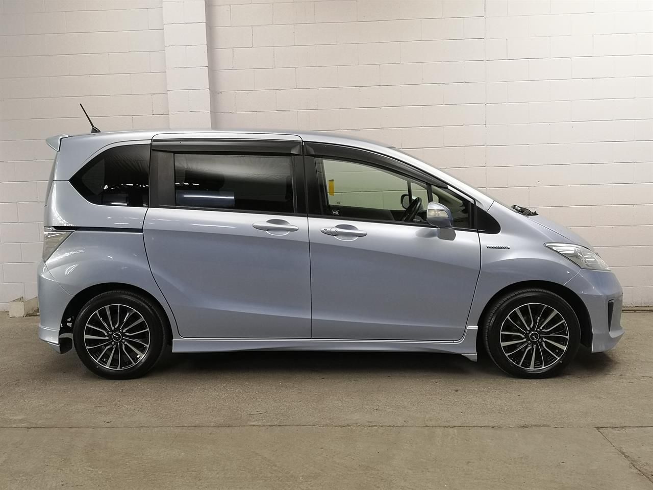 Vehicle image 3