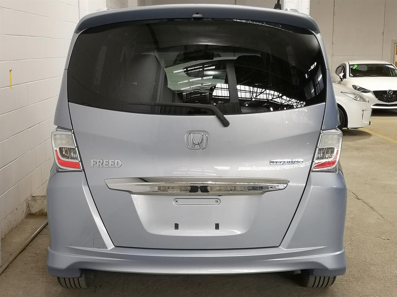 Vehicle image 5