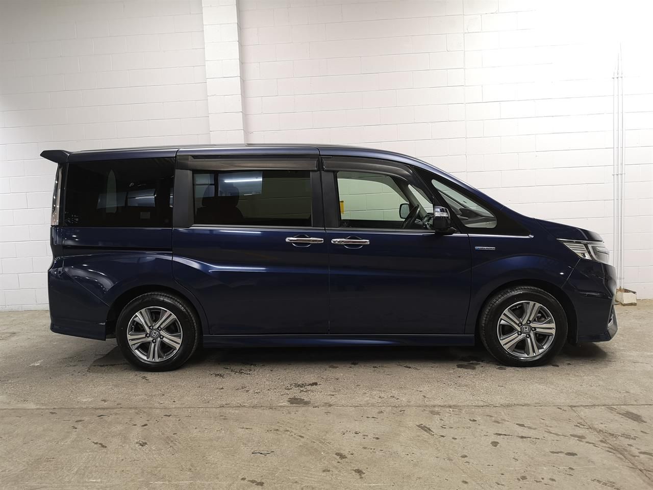 Vehicle image 3