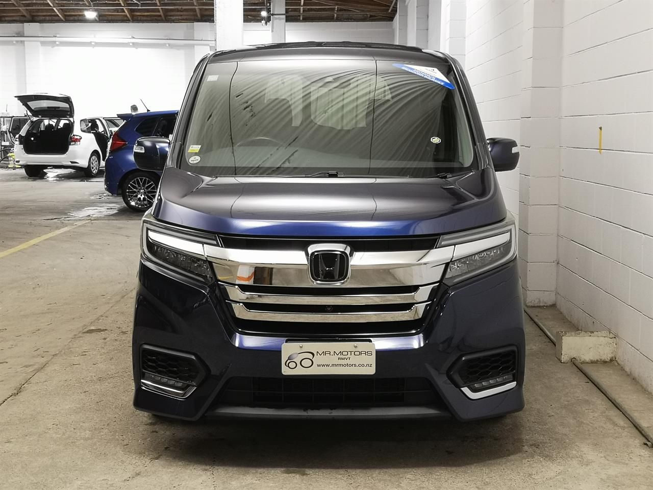Vehicle image 4