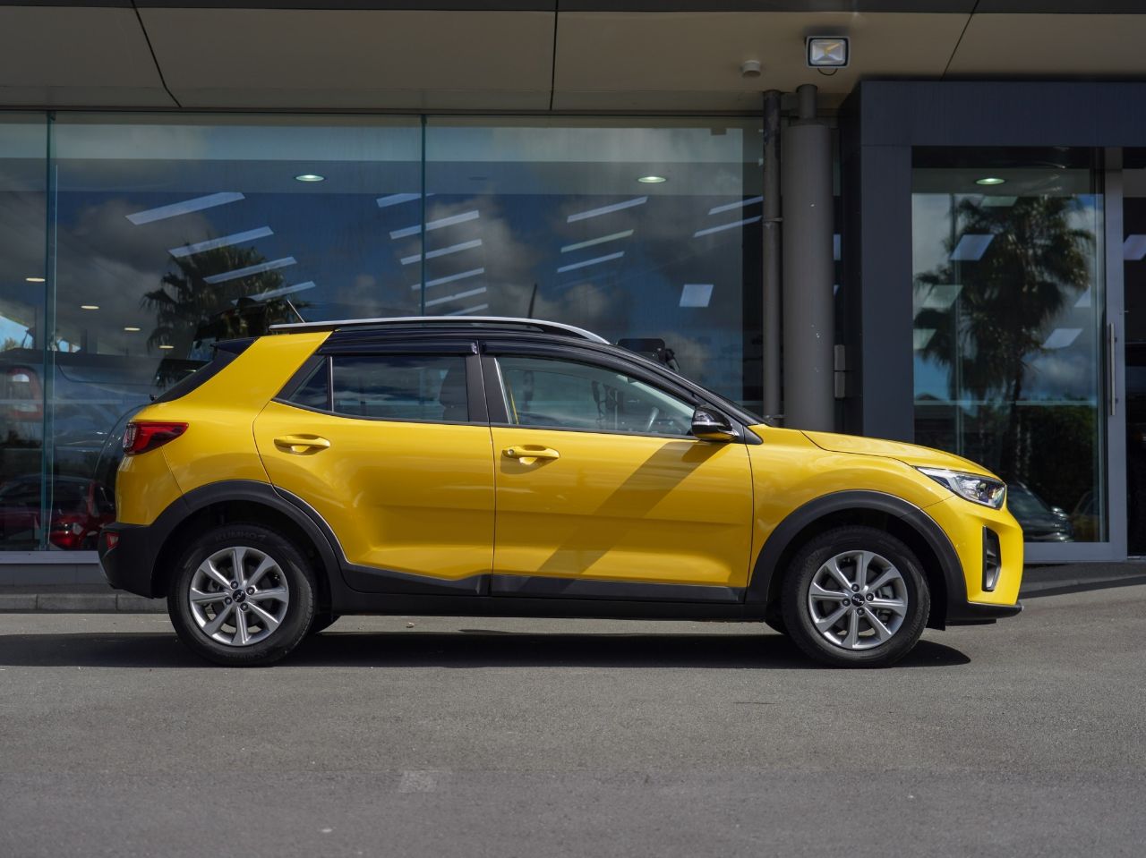 Vehicle image 3