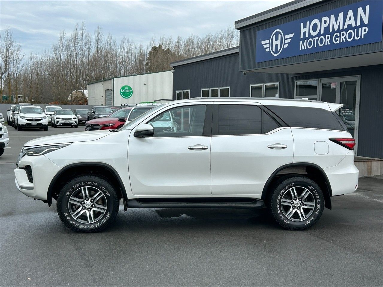 Vehicle image 5