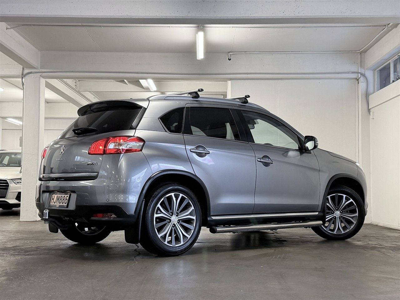 Vehicle image 3