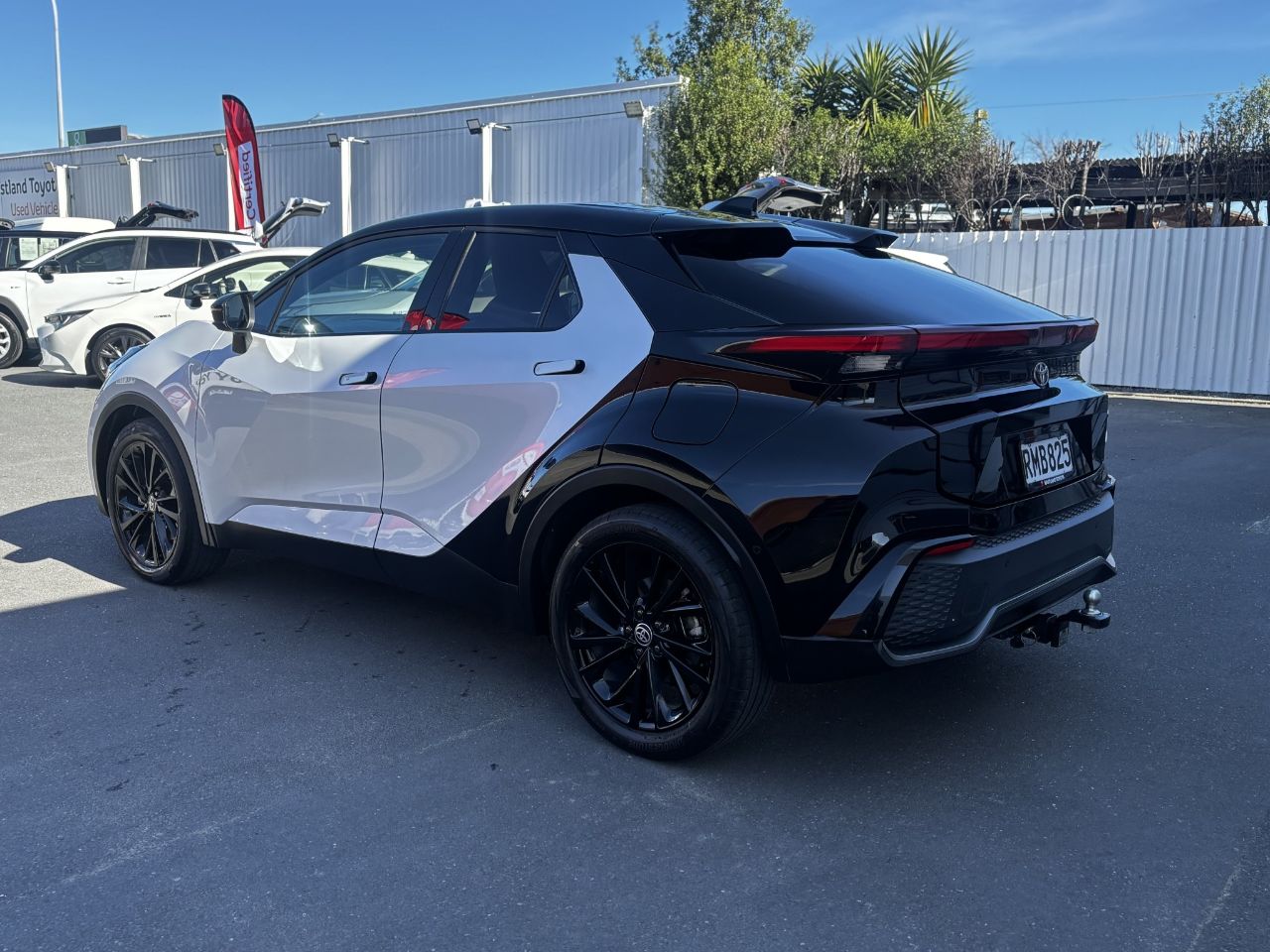 Vehicle image 4