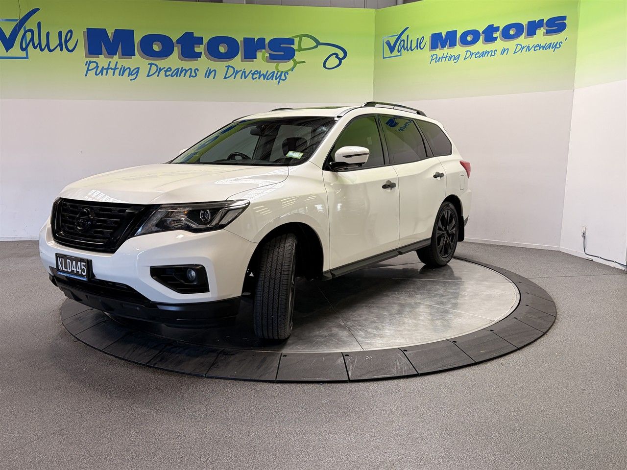 Vehicle image 3