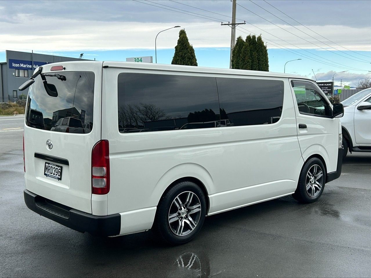 Vehicle image 3