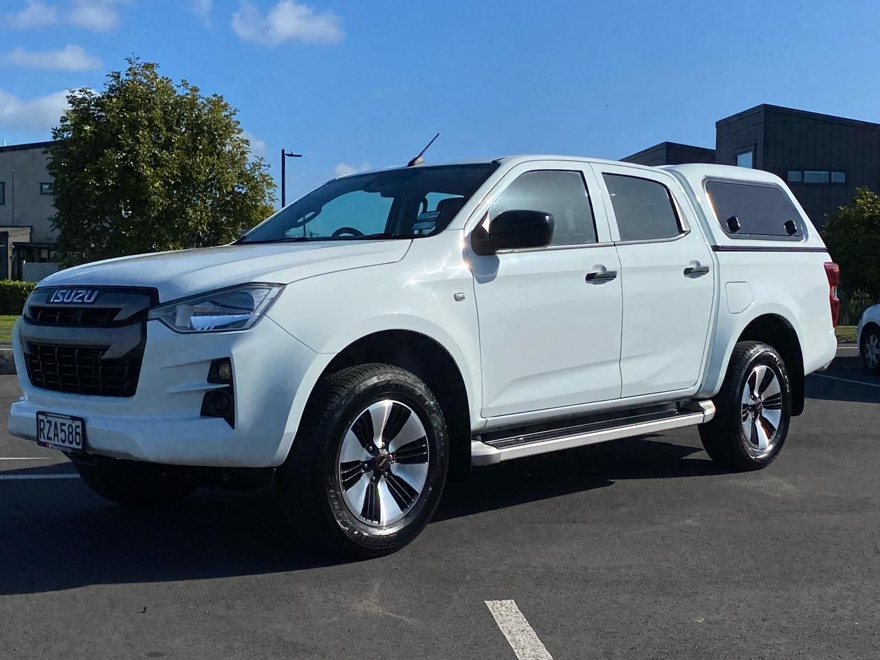 Vehicle image 4