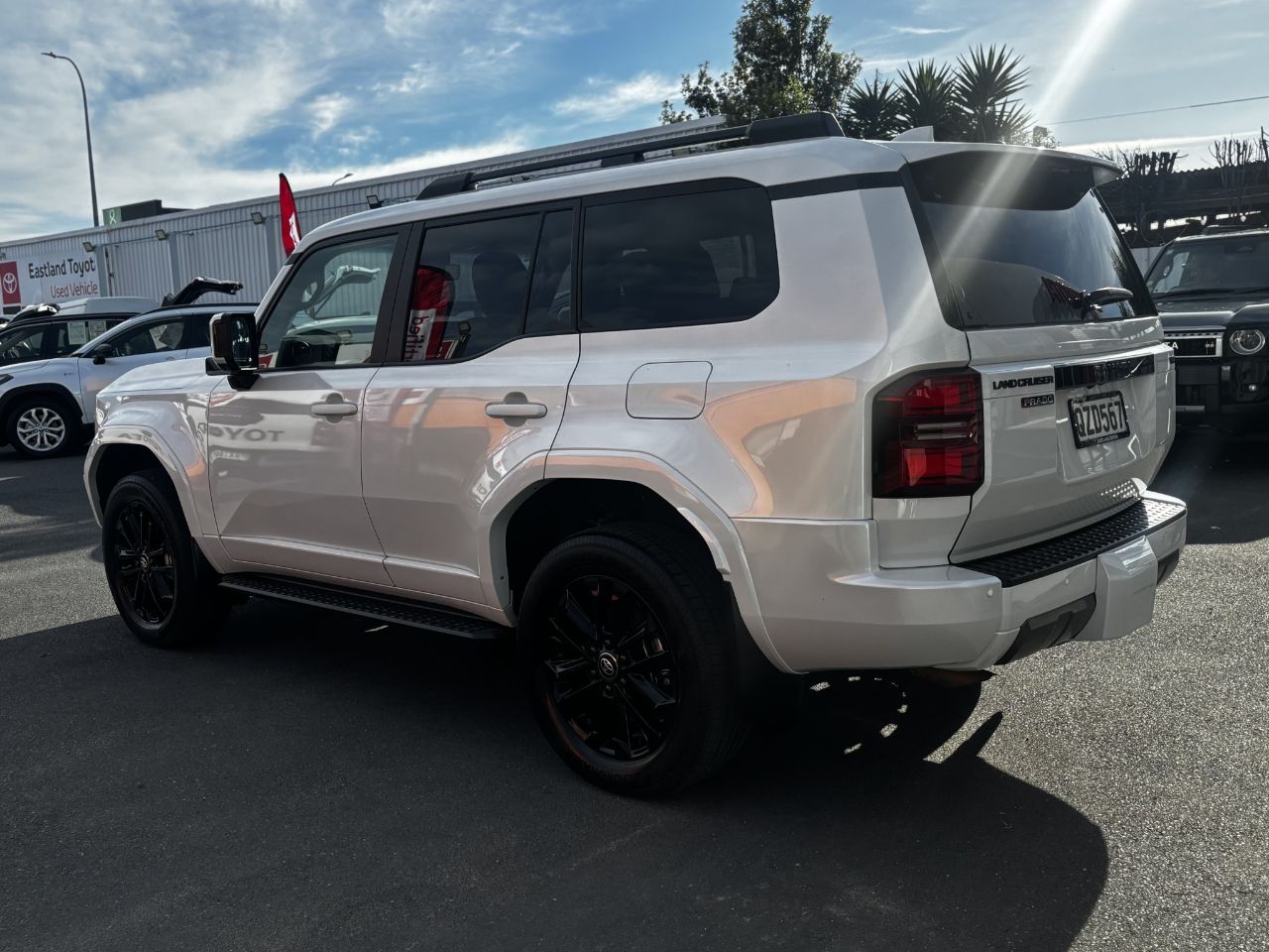 Vehicle image 4