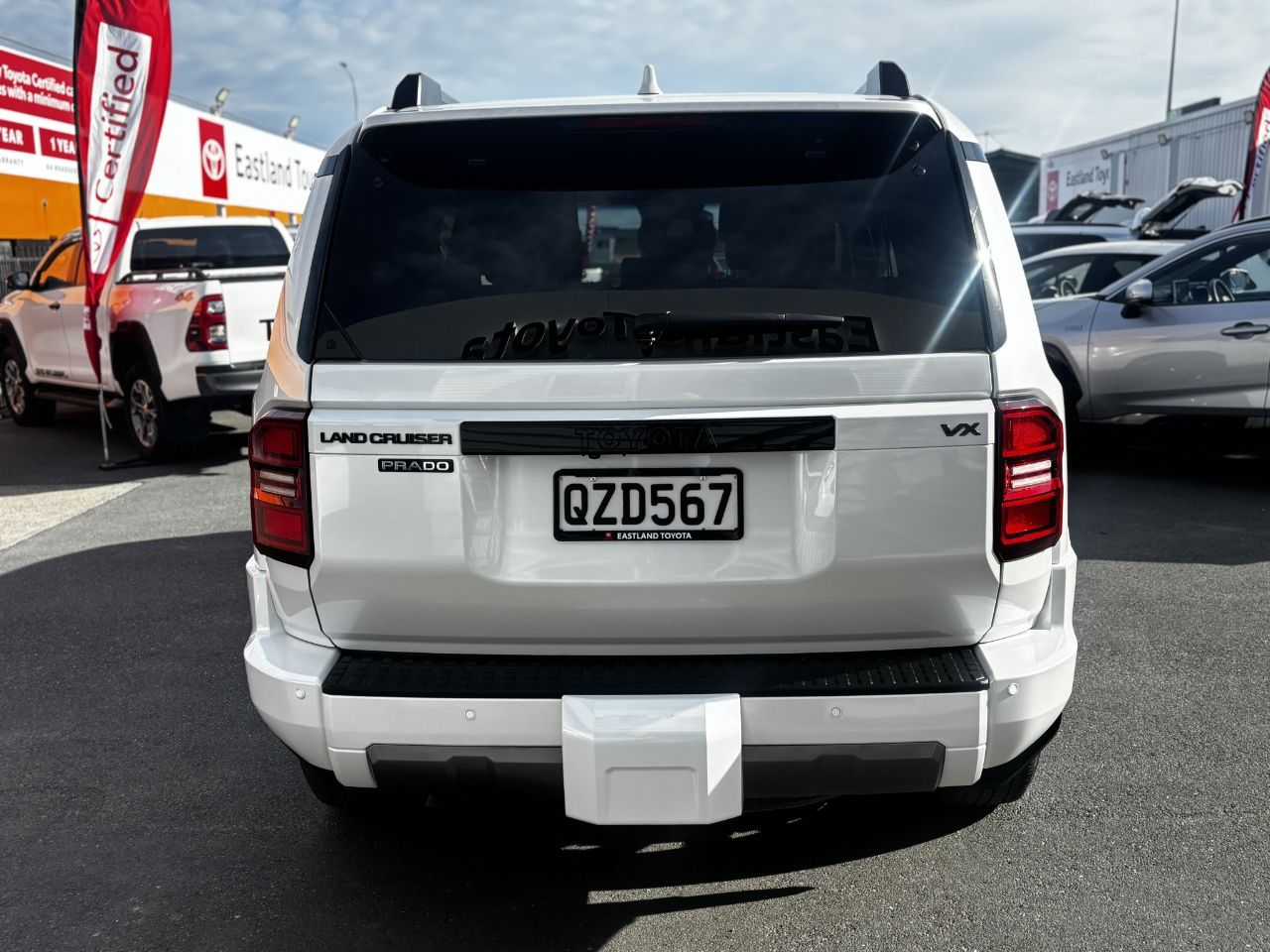 Vehicle image 5