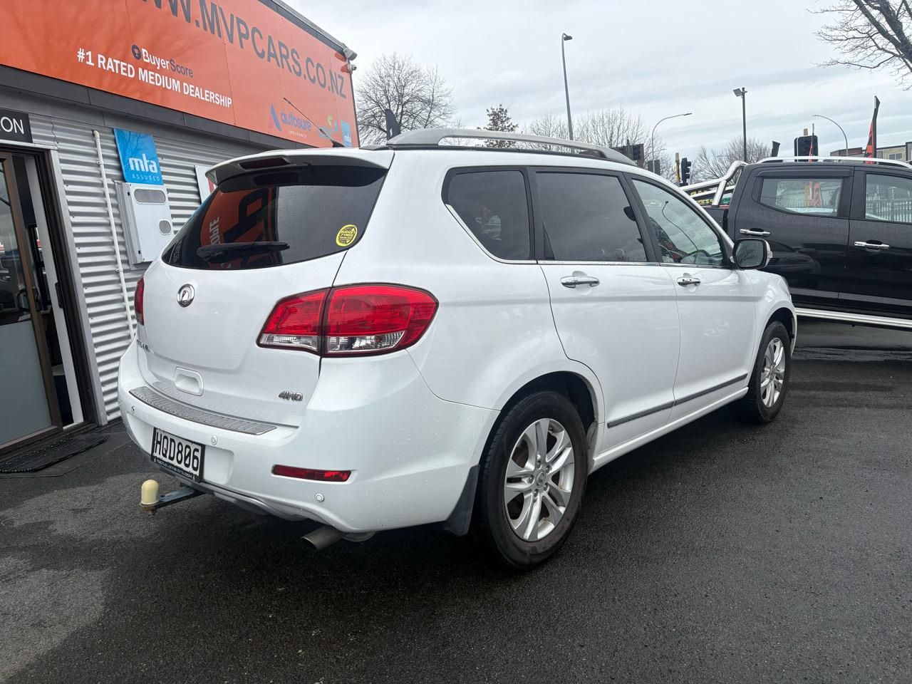 Vehicle image 4