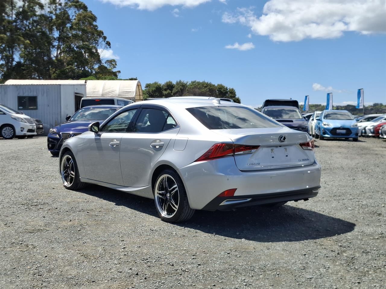 Vehicle image 5