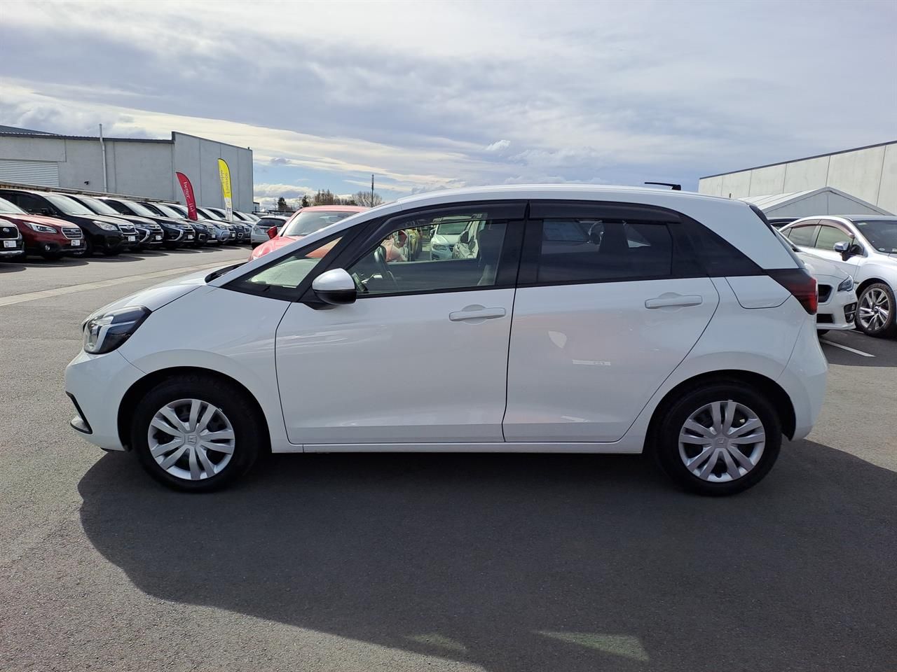 Vehicle image 4