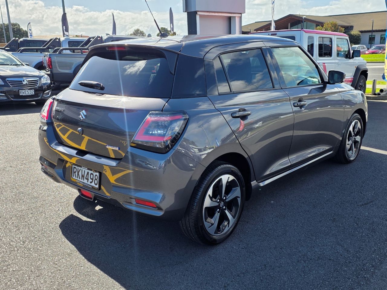 Vehicle image 5