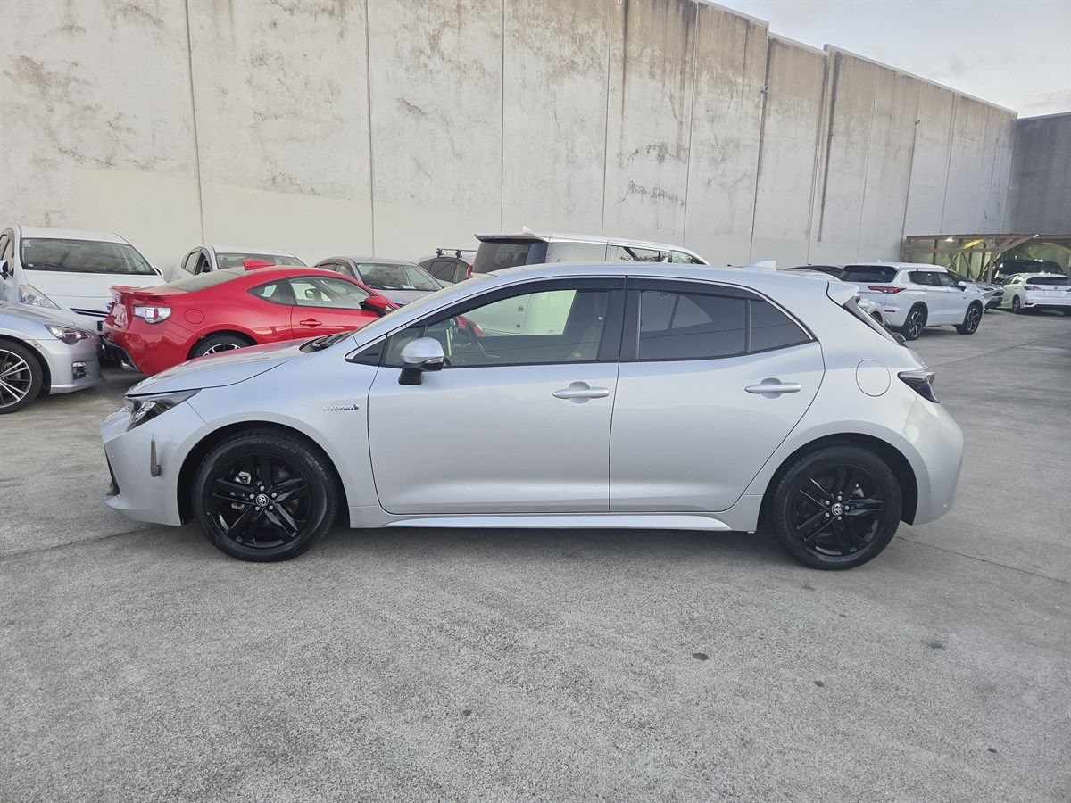 Vehicle image 4