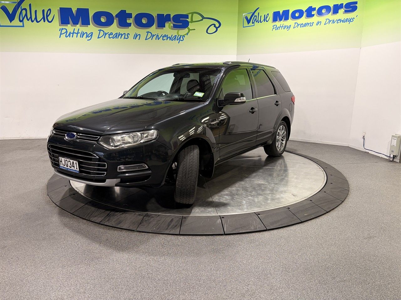 Vehicle image 3