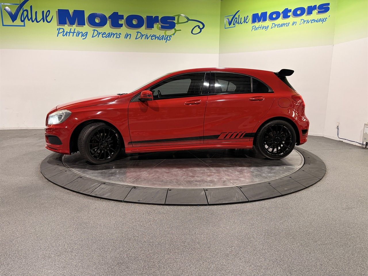 Vehicle image 4