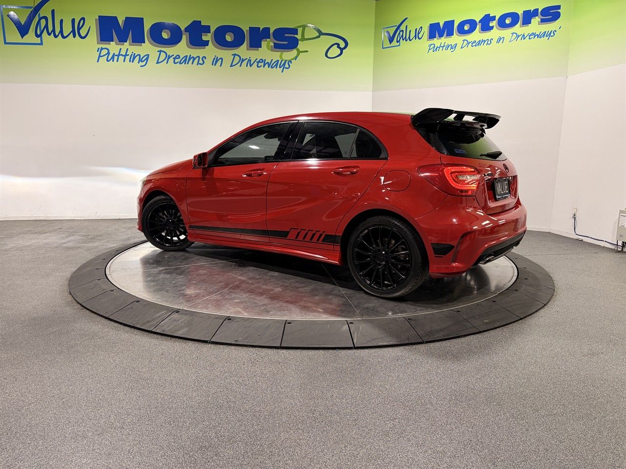 Vehicle image 5