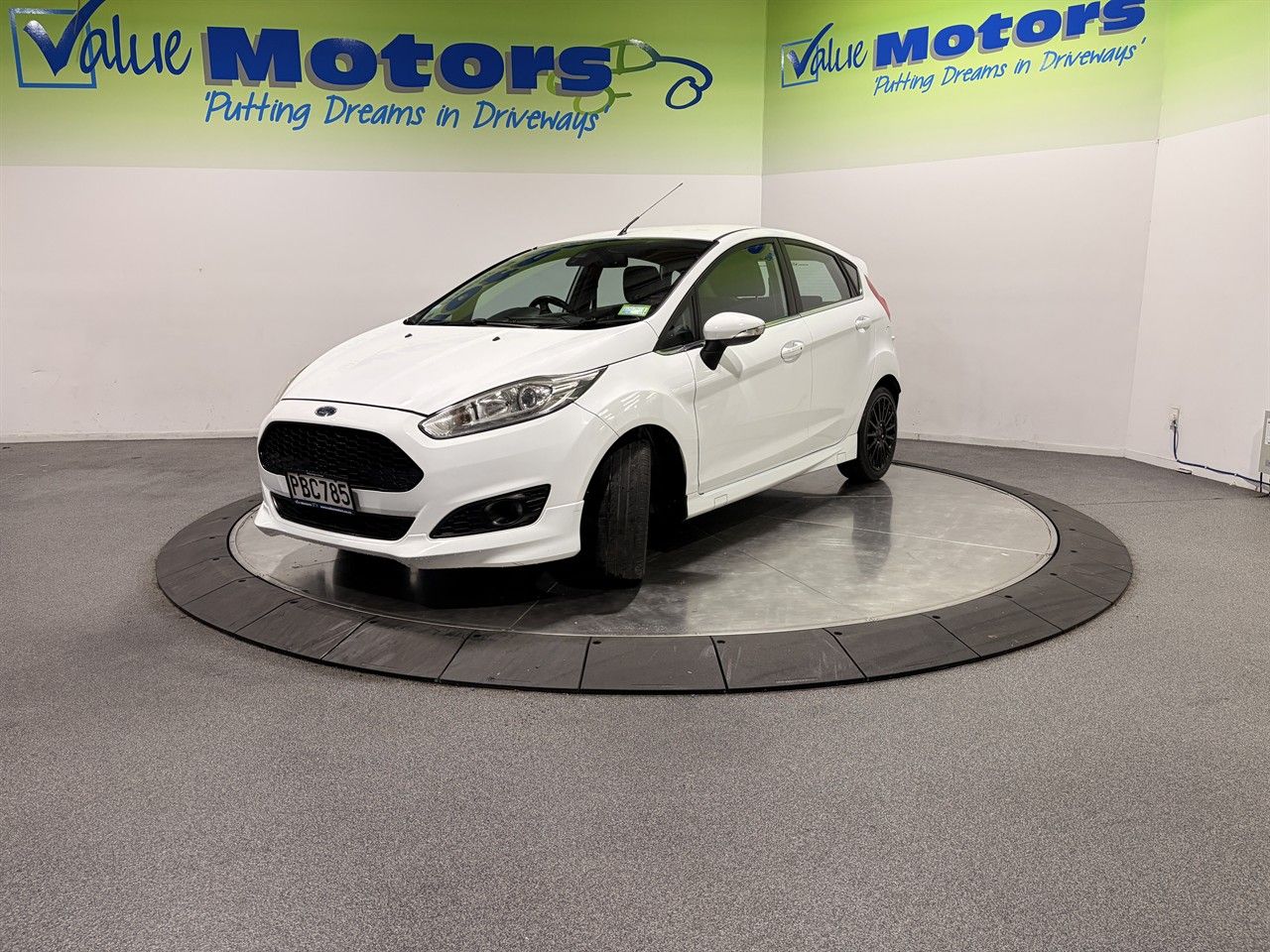 Vehicle image 3