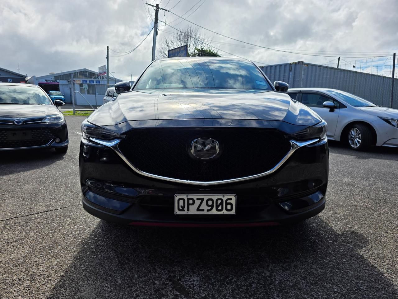 Vehicle image 3