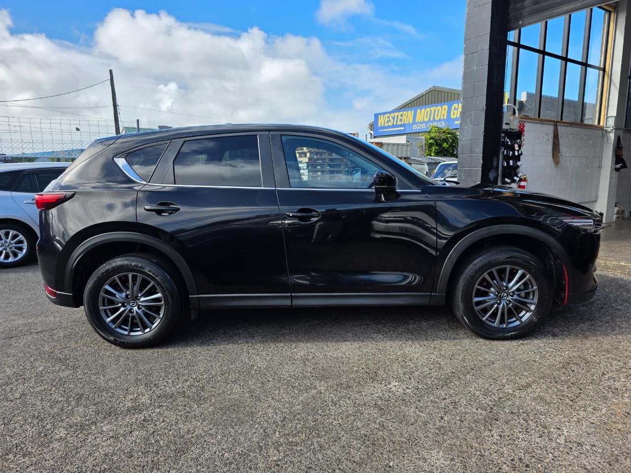 Vehicle image 4