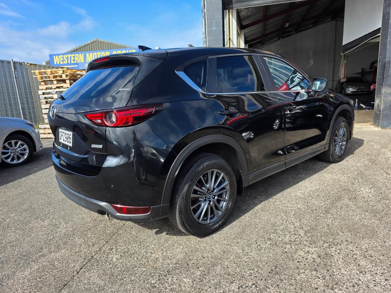 Vehicle image 5