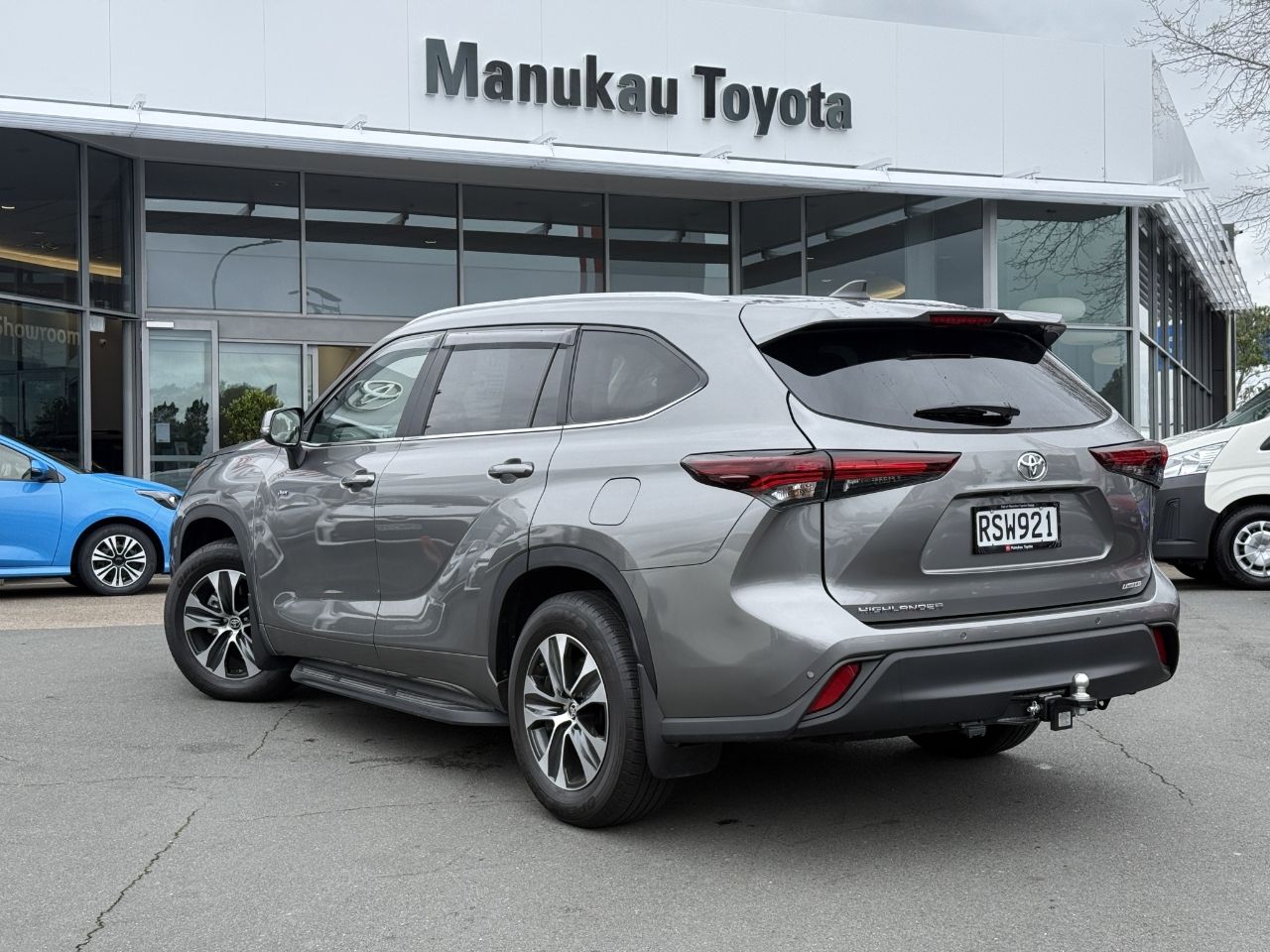 Vehicle image 5