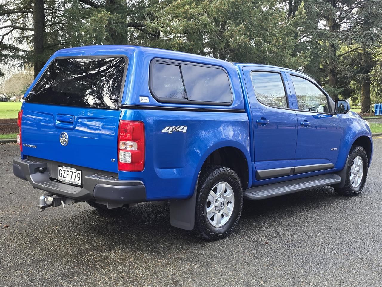 Vehicle image 5