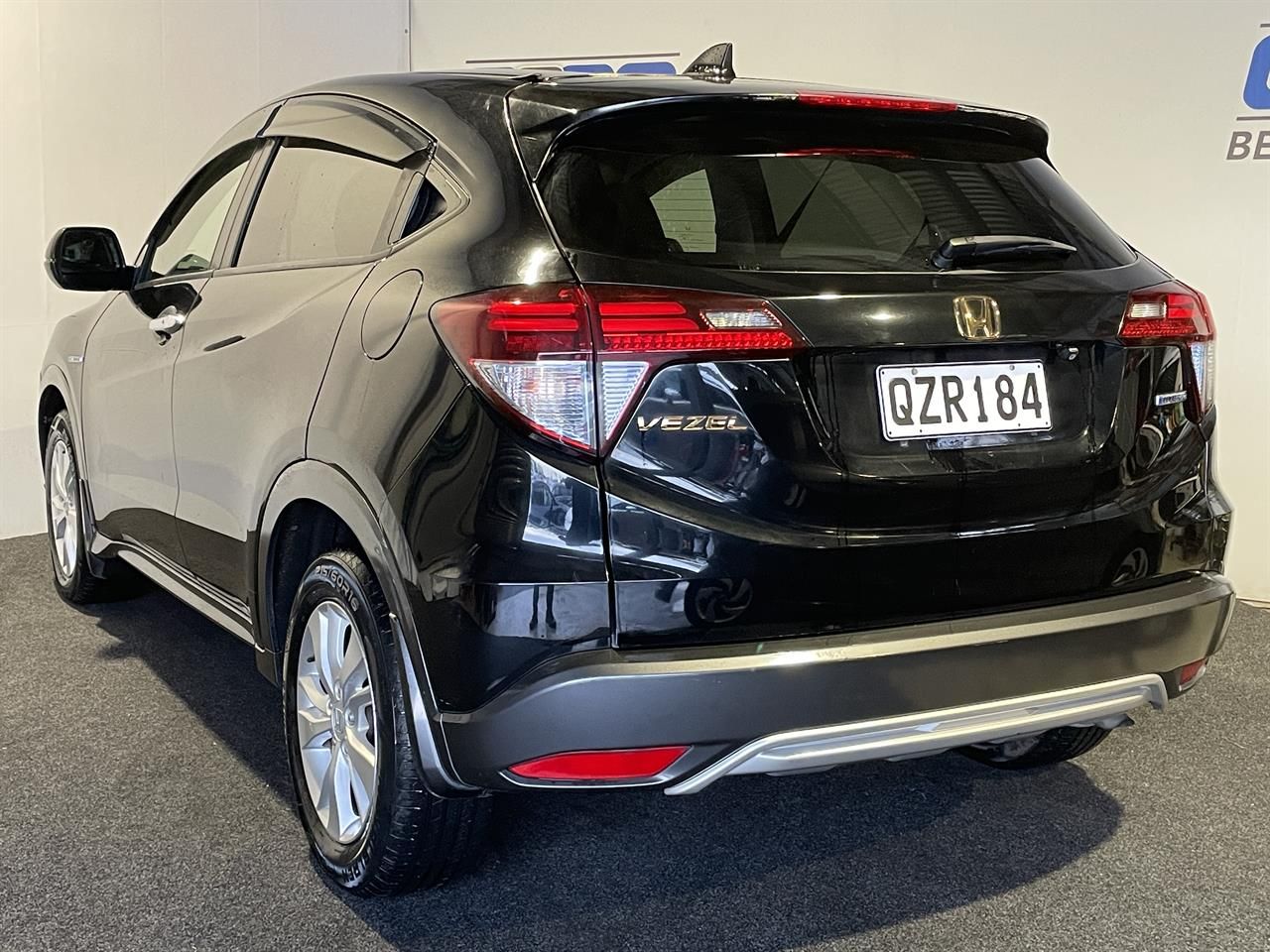 Vehicle image 4