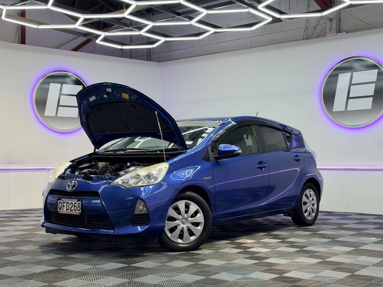 Vehicle image 3