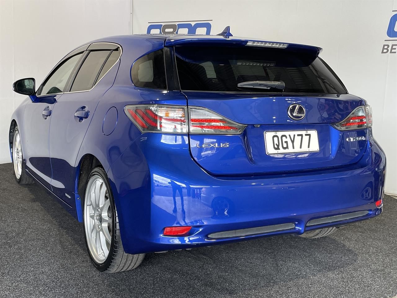 Vehicle image 4