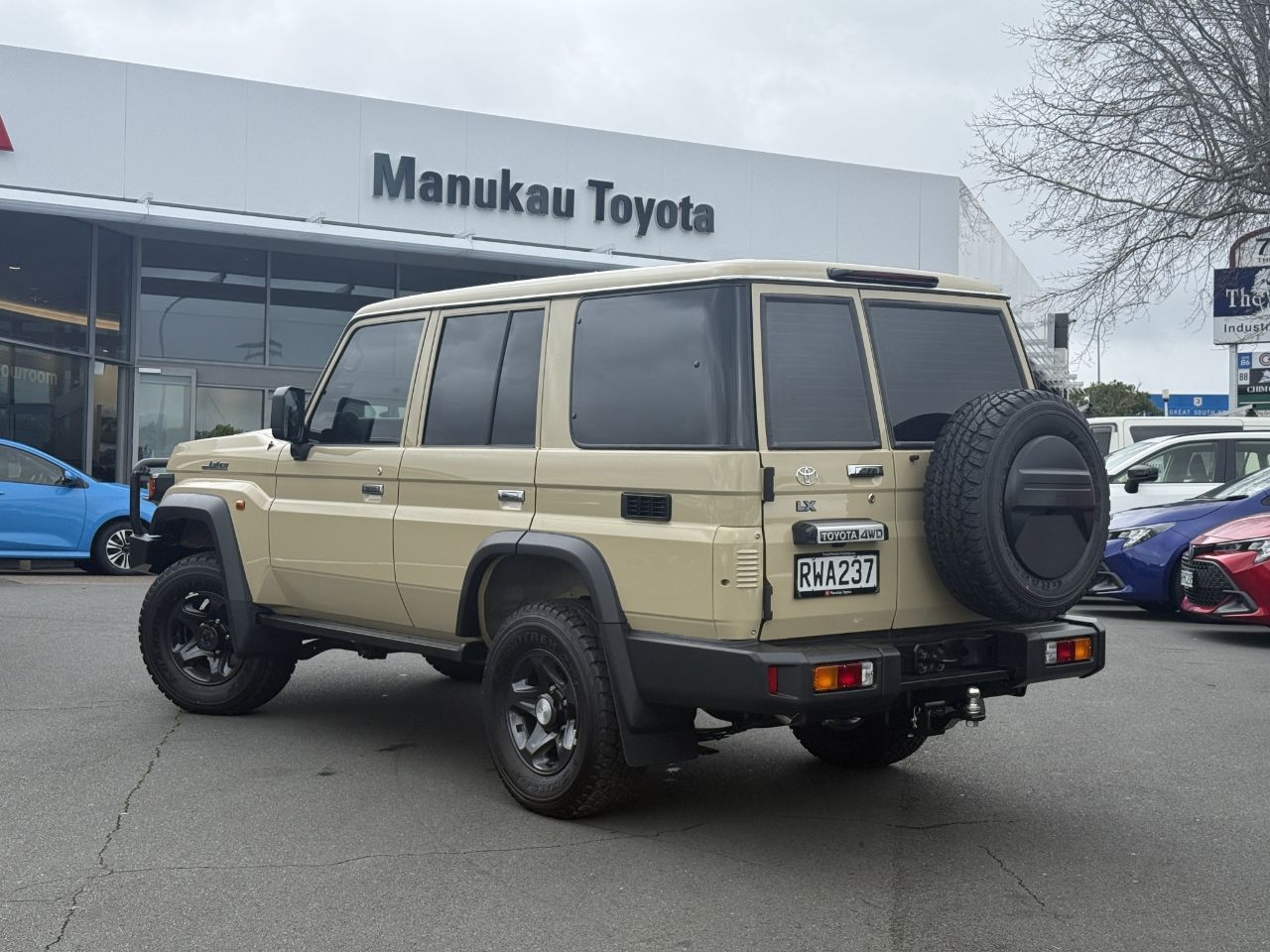 Vehicle image 4