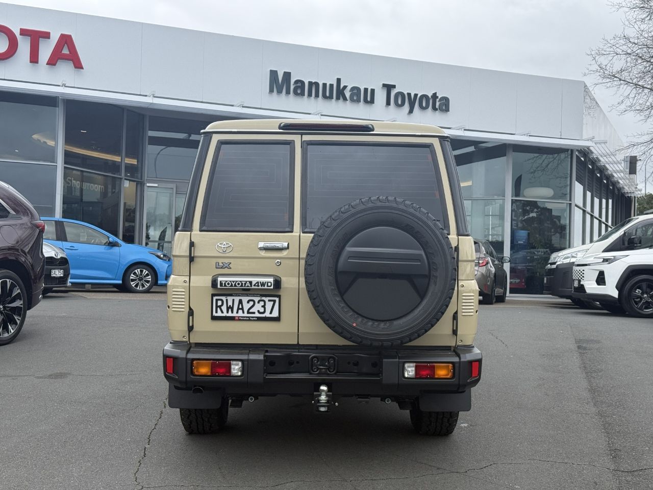 Vehicle image 5