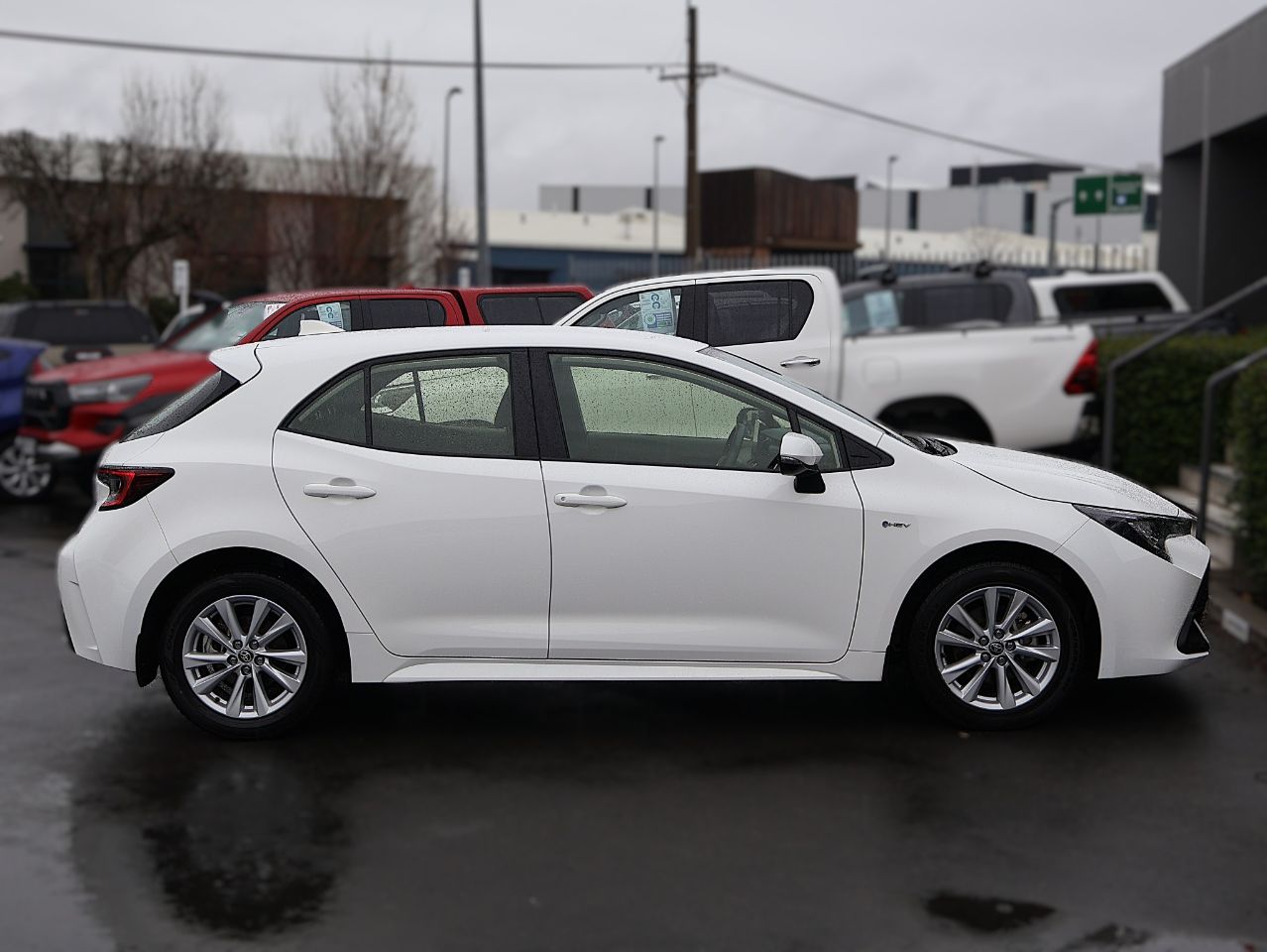 Vehicle image 4