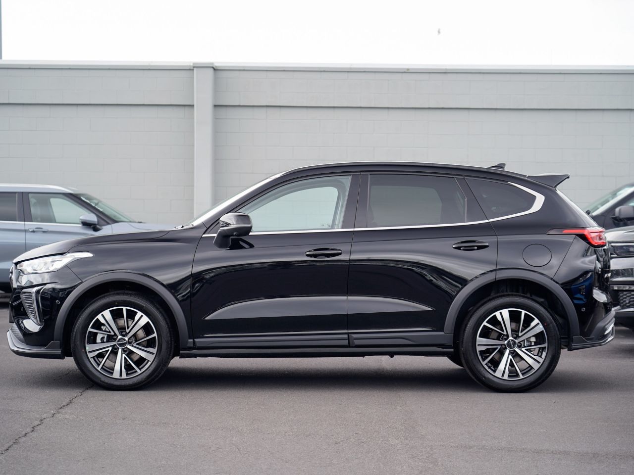 Vehicle image 3