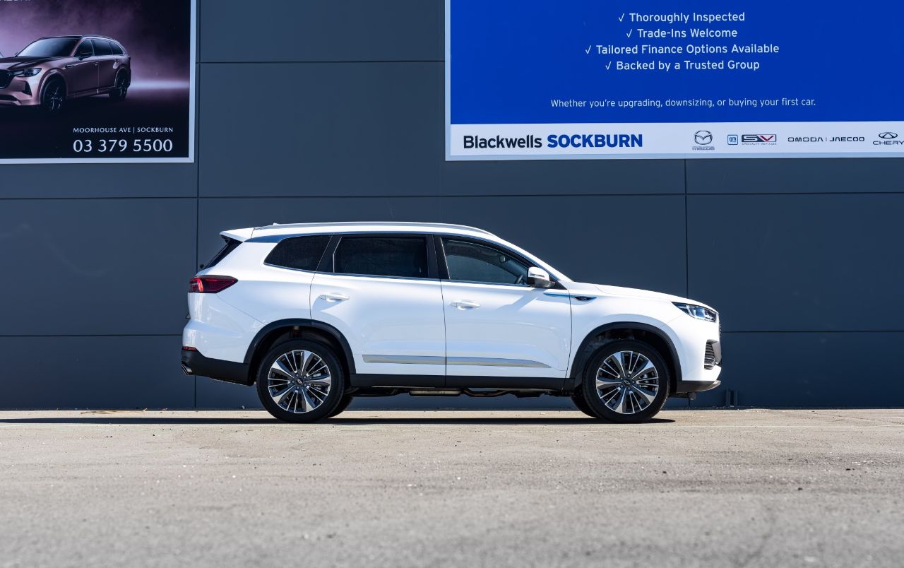 Vehicle image 3