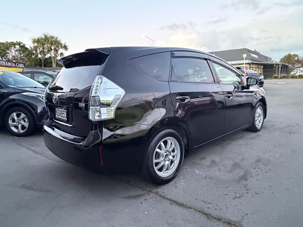 Vehicle image 5