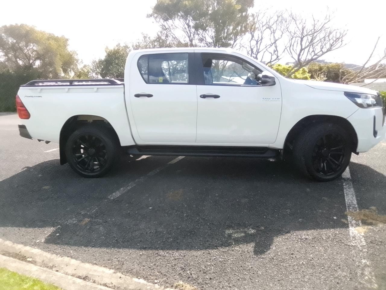 Vehicle image 3