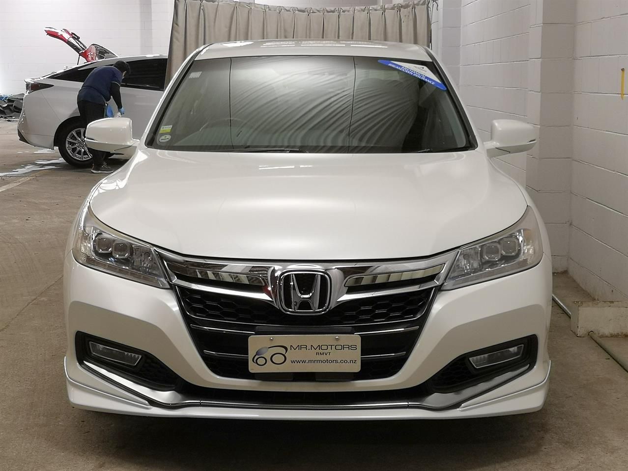 Vehicle image 4