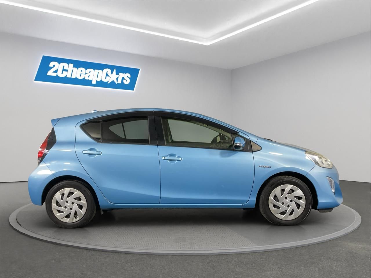 Vehicle image 4