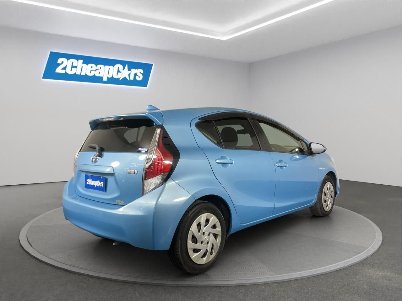 Vehicle image 5