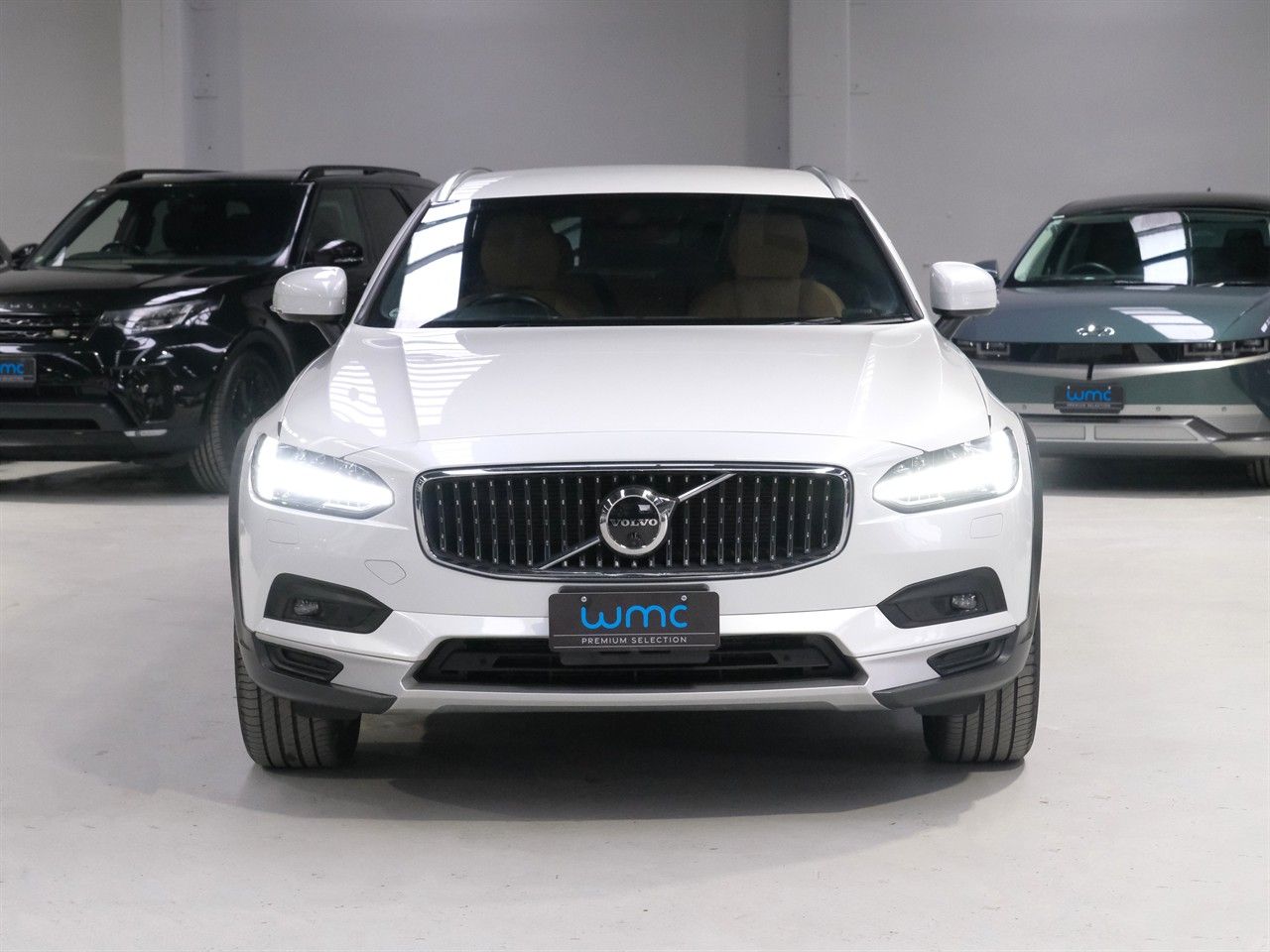 Vehicle image 3