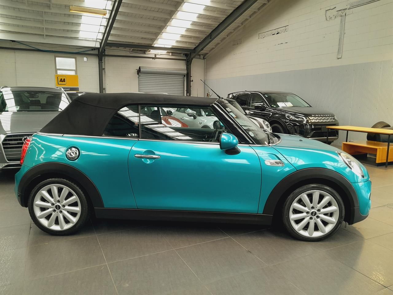Vehicle image 4