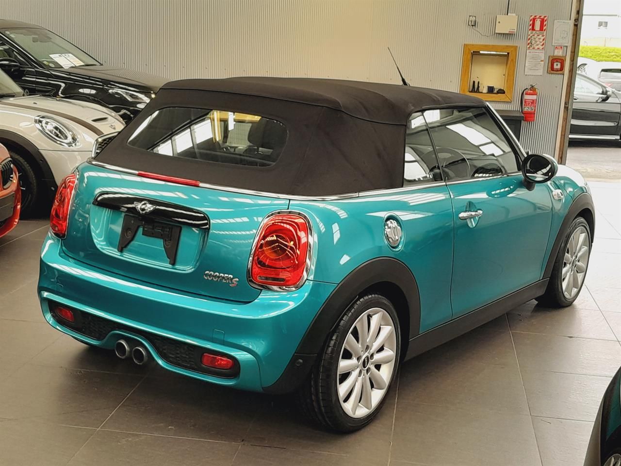Vehicle image 5