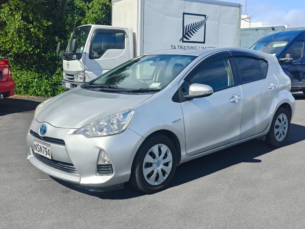 Vehicle image 3