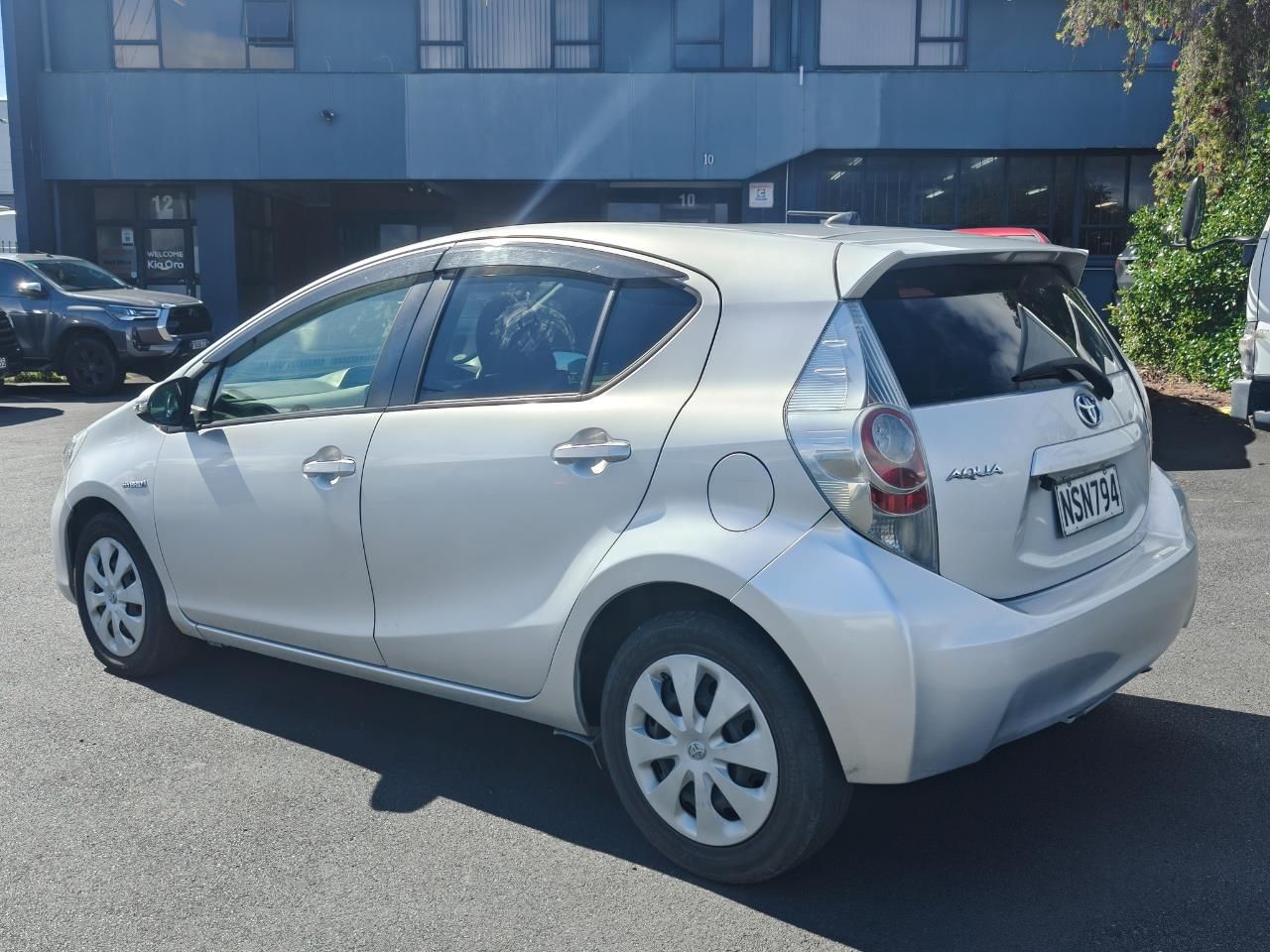 Vehicle image 5