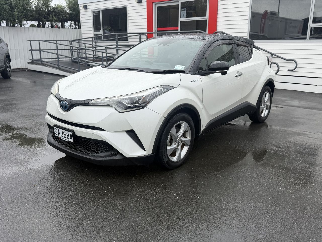 Vehicle image 5