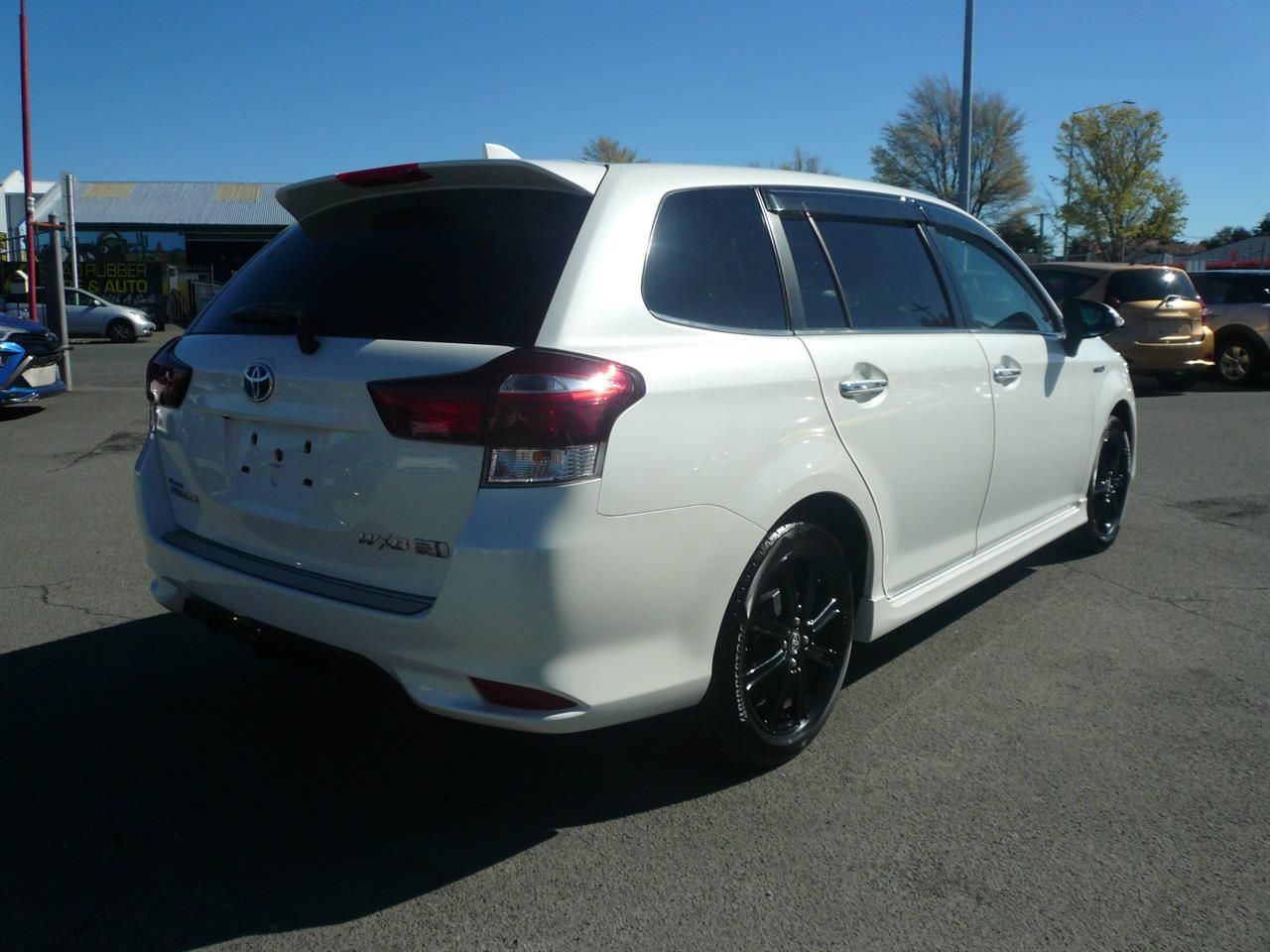 Vehicle image 5