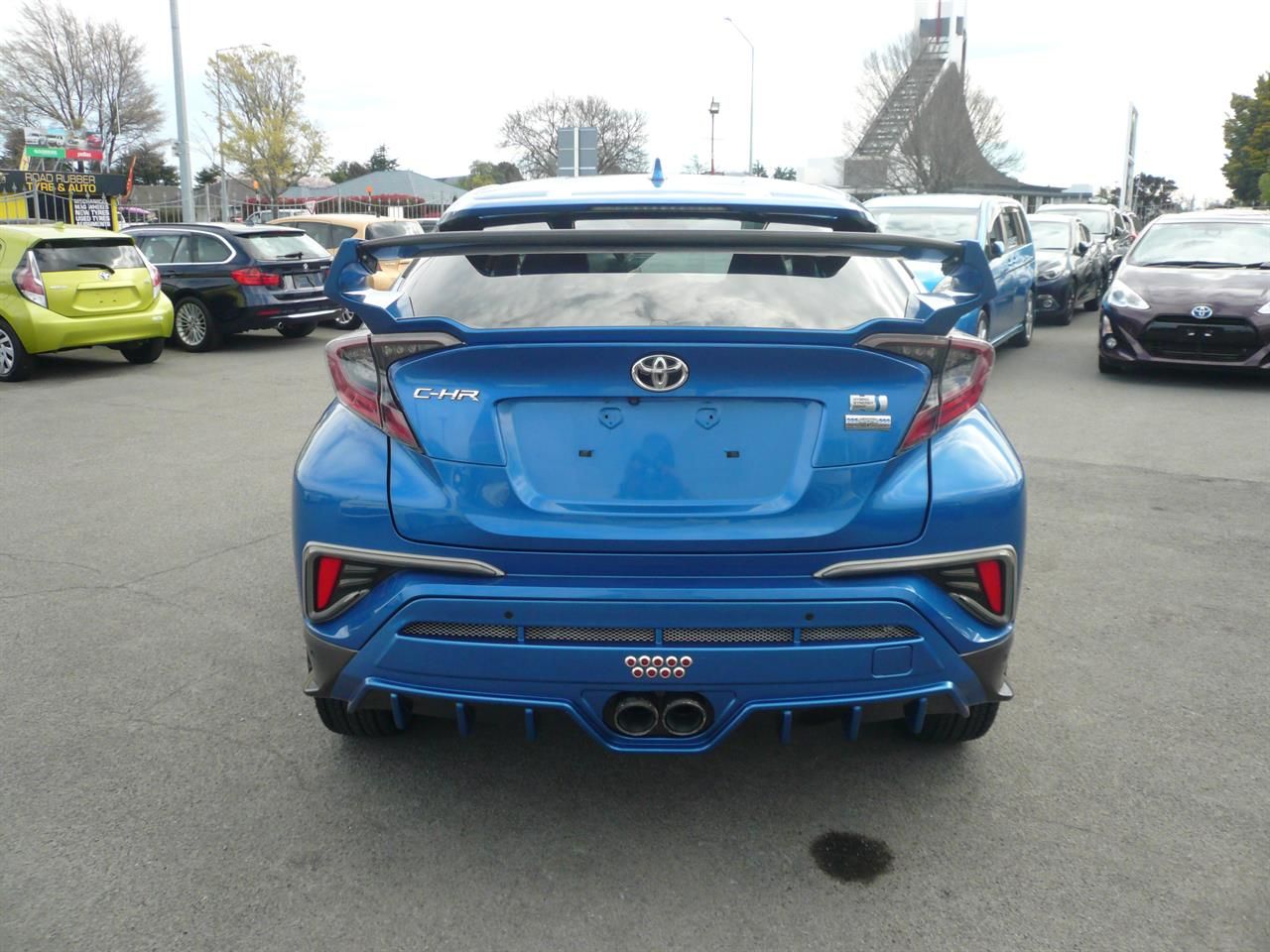 Vehicle image 5